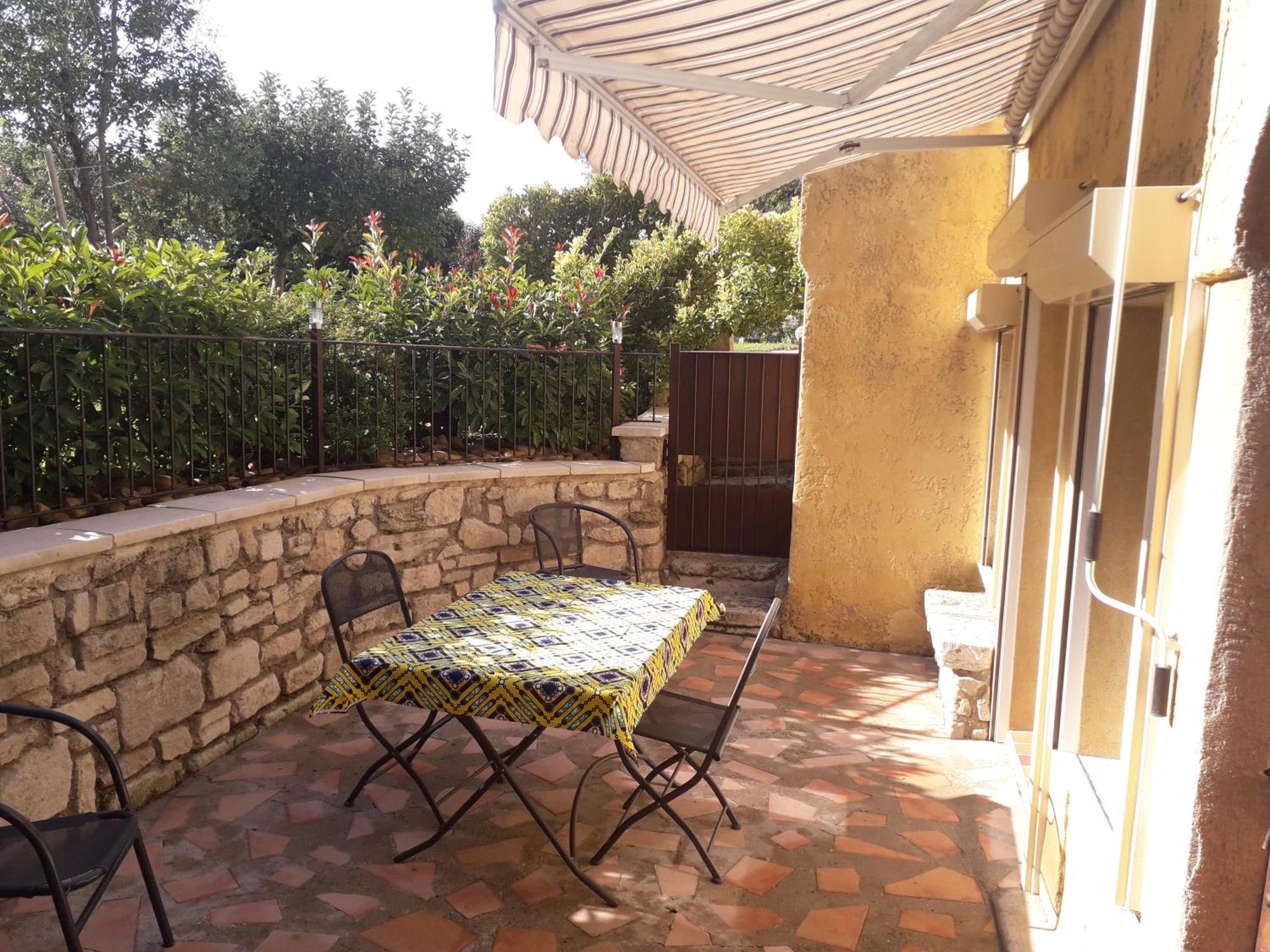 Agreable Studio Pres De St Remy De Provence Eyragues 外观 照片